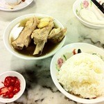 Song Fa Bak Kut Teh - 肉は脂が抜けてあっさりしてます