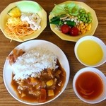 ビッグボーイ - カレー＆サラダ食べ放題で～す♪