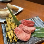 焼肉 大貫 - たんなかとたんもと。食感が違ってすごく美味しい