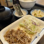 松屋 - 料理写真:得朝牛皿定食