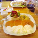 ロトンダ ナオ - 仔牛肉とキノコのクリームソースパンケーキ