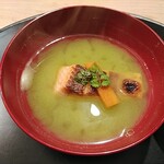 297251556 - サクラマスのすまし汁　豆の苦みがサクラマスの旨味と脂、出汁の旨味にうまくマッチしている。