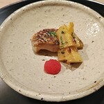 297251559 - むつの焼き物　筍もありましたが、食感も風味も味もしっかりしており大変満足でした。むつは焼き方が素晴らしく、旨味を残しつつ、脂は適度に落とす、素材の旨味を堪能できました。