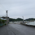 くるまえびキッチンTAMAYA - 駐車場から入ってきたところ