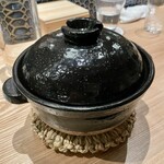 土佐みょうじん - 寝る子は育つとじっくり蒸らされている米の図