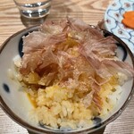 土佐みょうじん - 鰹節たっぷりのタマ掛けご飯