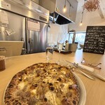 Pizza Sha la la - お待ちかねのピッツァ登場