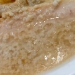 まりぼ - 背脂粉雪ちゃちゃと舞う乳化スープに背脂ちょっと多め