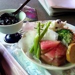 リンデン - ブルーベリーヨーグルト＆生野菜サラダ（2014/8）