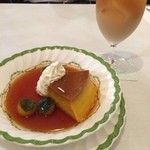 ル・ブラン - これも捨てがたい。苦めのカラメルの味と、かぼちゃを小さく丸く切り抜いたのが好き♪