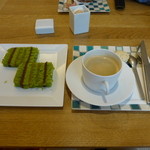 Tea time au Plongeoir chez Hermès - ケーキとコーヒー