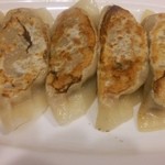 華陽麺坊 - 餃子は相変わらず大きいです(ノ゜ο゜)ノ