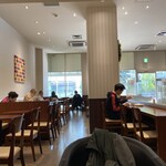 ドトールコーヒーショップ - 朝の店内光景
