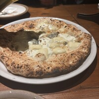 ピッツェリア&トラットリア ゴンゾ 目黒店 - クアトロフォロマッジ