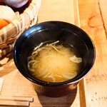 食堂わた - 出汁が効いた絶品"お味噌汁'。