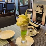 Fruit Parfaiteria Kaju - 越谷スカイメロンパフェ+セットコーヒー