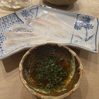 おきむら家 - 穴子の刺身　ポン酢とネギに付けて