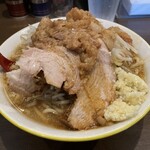 ラーメンイエロー - ラーメン並(豚1枚)(ニンニクあり,アブラマシマシ)