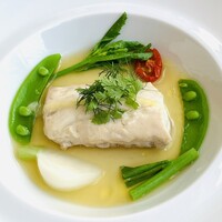 ブラッスリー ポール・ボキューズ 大丸東京 - 長崎県産 真鯛のヴァプール 春野菜添え