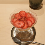 銀座 しのはら - いちごと八朔、ウイスキーゼリーがけ