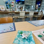 ハワイアン・カフェ ルアナ＆ラナイ - 内観