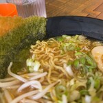ピノピノ - 縮れ麺