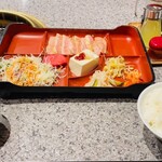 焼肉苑 平間店 - 豚トロ定食670円(ご飯大盛無料且つご飯・スープ各1回おかわり無料)