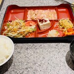 焼肉苑 平間店 - 豚トロ定食670円(ご飯大盛無料且つご飯・スープ各1回おかわり無料)