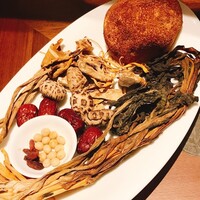 カントニーズ 燕 - 《佛跳牆（ファッテューチョン）》の材料