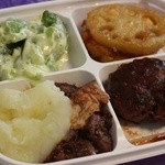 Deli&Cafe Uran - 4種のデリ単品 650円。