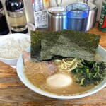 ラーメン六角家 - ラーメン850円・小ライス100円・味玉100円