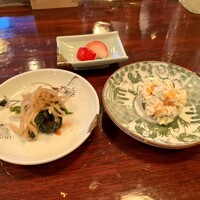 あそび割烹 さん葉か - アテの3品。ハツカダイコン(ラディッシュ)、むとうさんのポテサラ、宮崎椎葉村の切り干し大根