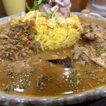 創作カレー ツキノワ - チキンカレー+ミニキーマ+うずらスモーク+ご飯大盛り