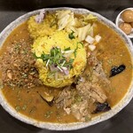 創作カレー ツキノワ - チキンカレー+ミニキーマ+うずらスモーク+ご飯大盛り