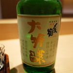 神楽坂 石かわ - 〆張鶴 大吟醸 金ラベル 四合瓶12,800円