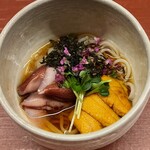 日本料理 久丹 - 器の中身は蛍烏賊と馬糞ウニ、稲庭うどんでした。お出汁のつけ汁がお上品でした（＾◇＾）