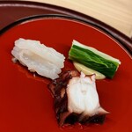 日本料理 久丹 - 煮蛸と丹後のガス海老。足の速いガス海老が冷凍でも無く都内で味わえるなんて、びっくりポン\(//∇//)\