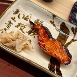 日本料理 久丹 - 桜鱒。幽庵地に軽く漬けてから付け焼きにしました。薬味は酢蓮根です