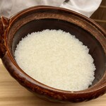 日本料理 久丹 - 山形のつや姫です。残ったご飯は塩か昆布のおにぎりでお土産にしてくれます