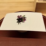 日本料理 久丹 - 下の器に振りかけます