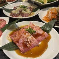 老舗精肉店直送 千種焼肉 飛騨牛の奴隷 千種店 - 