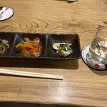 先斗町 炭楽屋とりうめ - 突き出し　もやしナムル、キャベツトマト煮、竹輪山葵マヨ