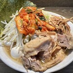 自家製麺 浜一 - 限定『海のメガラバ』（1,200円）＋うずら（100円）＋ニラキムチ（150円）、ニンニクコール