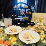 ザ・レギャン・トーキョー - マンゴーと苺のトロピカルアフタヌーンティー