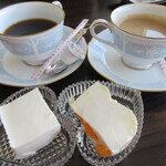 KitchenHaru - セットのデザートとコーヒー、カフェオレ。