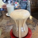 カーリー・テーブル - 