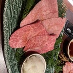 肉匠 牛虎 - ミスジ薄切おろしポン酢