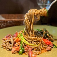 イル・クアドリフォーリオ - ホタルイカとトマトソースのキタッラ