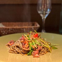 イル・クアドリフォーリオ - ホタルイカとトマトソースのキタッラ