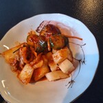 慶州焼肉 - キムチ盛り合わせ